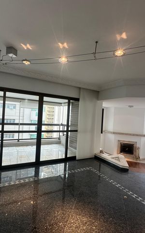 Apartamento para alugar com 285m², 3 quartos e 4 vagas Apartamento para alugar com 285m², 3 quartos e 4 vagasSala