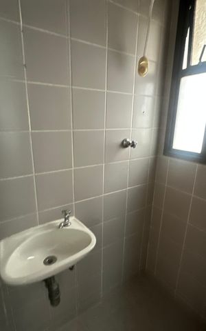 Apartamento para alugar com 285m², 3 quartos e 4 vagas Apartamento para alugar com 285m², 3 quartos e 4 vagasBanheiro de serviço