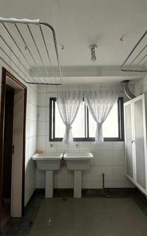 Apartamento para alugar com 285m², 3 quartos e 4 vagas Apartamento para alugar com 285m², 3 quartos e 4 vagasÁrea de Serviço