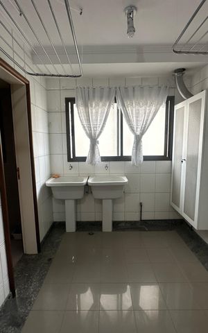 Apartamento para alugar com 285m², 3 quartos e 4 vagas Apartamento para alugar com 285m², 3 quartos e 4 vagasÁrea de Serviço