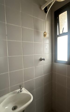 Apartamento para alugar com 285m², 3 quartos e 4 vagas Apartamento para alugar com 285m², 3 quartos e 4 vagasBanheiro de serviço