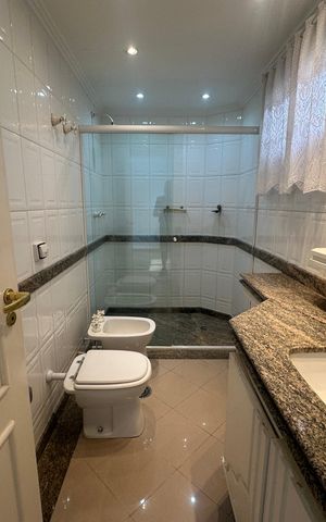 Apartamento para alugar com 285m², 3 quartos e 4 vagas Apartamento para alugar com 285m², 3 quartos e 4 vagasBanheiro da Suíte 1