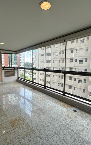 Apartamento para alugar com 285m², 3 quartos e 4 vagas Apartamento para alugar com 285m², 3 quartos e 4 vagasVaranda da Sala