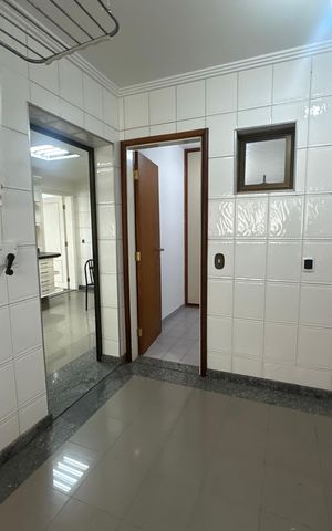 Apartamento para alugar com 285m², 3 quartos e 4 vagas Apartamento para alugar com 285m², 3 quartos e 4 vagasÁrea de Serviço