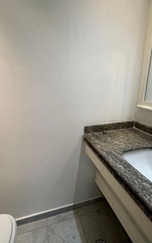 Apartamento para alugar com 285m², 3 quartos e 4 vagas Apartamento para alugar com 285m², 3 quartos e 4 vagasLavabo