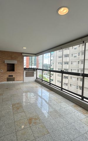 Apartamento para alugar com 285m², 3 quartos e 4 vagas Apartamento para alugar com 285m², 3 quartos e 4 vagasVaranda da Sala