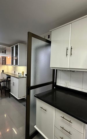 Apartamento para alugar com 285m², 3 quartos e 4 vagas Apartamento para alugar com 285m², 3 quartos e 4 vagasCozinha
