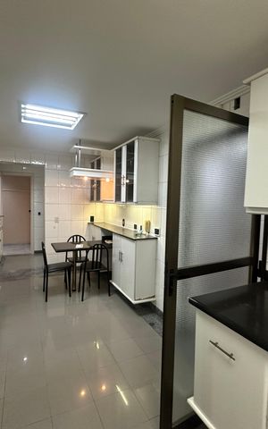 Apartamento para alugar com 285m², 3 quartos e 4 vagas Apartamento para alugar com 285m², 3 quartos e 4 vagasBanheiro da Suíte 2