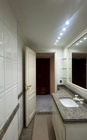 Apartamento para alugar com 285m², 3 quartos e 4 vagas Apartamento para alugar com 285m², 3 quartos e 4 vagasBanheiro