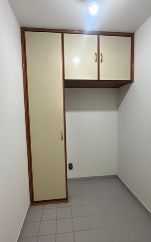 Apartamento para alugar com 285m², 3 quartos e 4 vagas Apartamento para alugar com 285m², 3 quartos e 4 vagasQuarto de Serviço