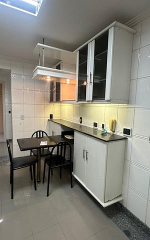Apartamento para alugar com 285m², 3 quartos e 4 vagas Apartamento para alugar com 285m², 3 quartos e 4 vagasCozinha