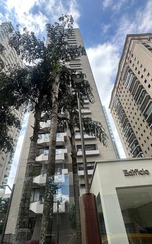 Apartamento para alugar com 285m², 3 quartos e 4 vagas Apartamento para alugar com 285m², 3 quartos e 4 vagasFachada