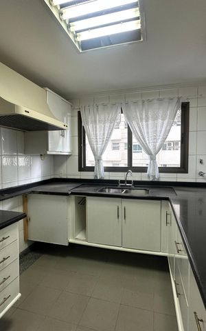 Apartamento para alugar com 285m², 3 quartos e 4 vagas Apartamento para alugar com 285m², 3 quartos e 4 vagasCozinha