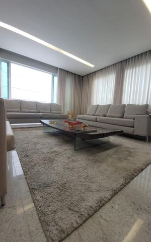 Casa de condomínio à venda com 360m², 4 quartos e 4 vagas Casa de condomínio à venda com 360m², 4 quartos e 4 vagasSala