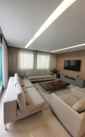Casa de condomínio à venda com 360m², 4 quartos e 4 vagas Casa de condomínio à venda com 360m², 4 quartos e 4 vagasSala