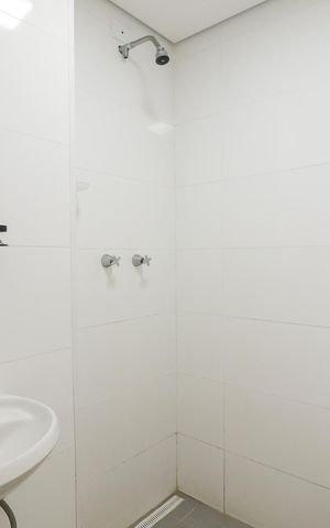 Apartamento à venda com 44m², 2 quartos e 1 vaga Apartamento à venda com 44m², 2 quartos e 1 vagaBanheiro Social