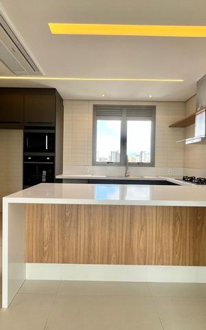 Apartamento à venda com 257m², 3 quartos e 5 vagas Apartamento à venda com 257m², 3 quartos e 5 vagasCozinha