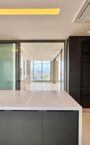 Apartamento à venda com 257m², 3 quartos e 5 vagas Apartamento à venda com 257m², 3 quartos e 5 vagasCozinha