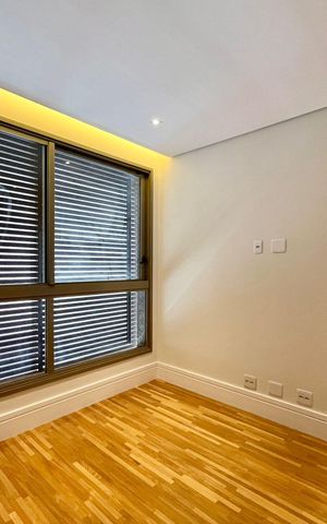 Apartamento à venda com 257m², 3 quartos e 5 vagas Apartamento à venda com 257m², 3 quartos e 5 vagasSuíte 1