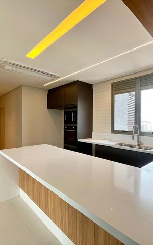 Apartamento à venda com 257m², 3 quartos e 5 vagas Apartamento à venda com 257m², 3 quartos e 5 vagasCozinha