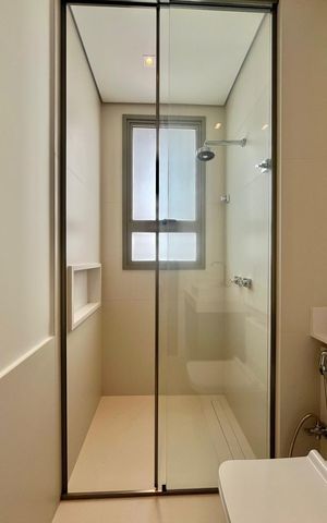 Apartamento à venda com 257m², 3 quartos e 5 vagas Apartamento à venda com 257m², 3 quartos e 5 vagasBanheiro da Suíte 2