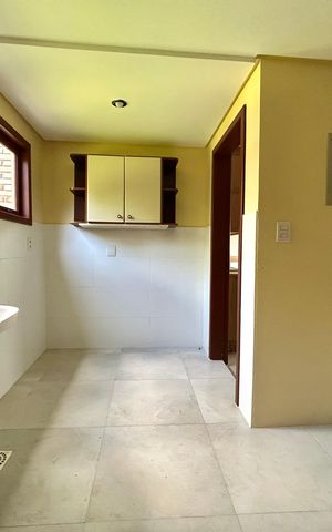 Casa de condomínio para alugar com 385m², 4 quartos e 4 vagas Casa de condomínio para alugar com 385m², 4 quartos e 4 vagasÁrea de Serviço