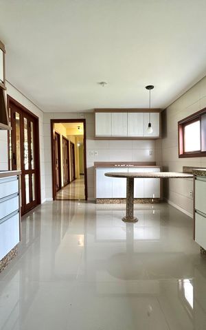 Casa de condomínio para alugar com 385m², 4 quartos e 4 vagas Casa de condomínio para alugar com 385m², 4 quartos e 4 vagasCozinha