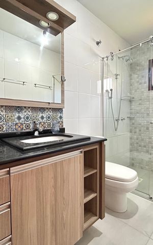 Casa de condomínio para alugar com 385m², 4 quartos e 4 vagas Casa de condomínio para alugar com 385m², 4 quartos e 4 vagasBanheiro Suíte