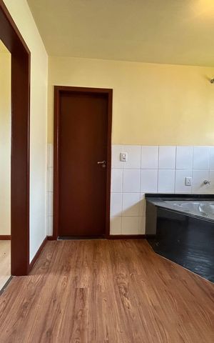 Casa de condomínio para alugar com 385m², 4 quartos e 4 vagas Casa de condomínio para alugar com 385m², 4 quartos e 4 vagasSuíte