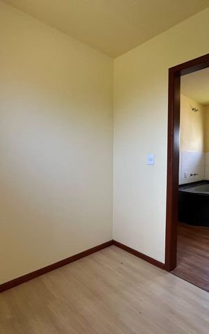 Casa de condomínio para alugar com 385m², 4 quartos e 4 vagas Casa de condomínio para alugar com 385m², 4 quartos e 4 vagasSuíte closet