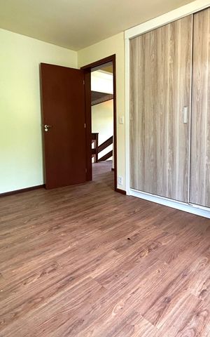 Casa de condomínio para alugar com 385m², 4 quartos e 4 vagas Casa de condomínio para alugar com 385m², 4 quartos e 4 vagasQuarto 1