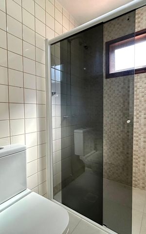 Casa de condomínio para alugar com 385m², 4 quartos e 4 vagas Casa de condomínio para alugar com 385m², 4 quartos e 4 vagasBanheiro Social