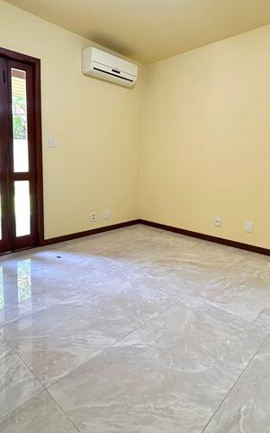 Casa de condomínio para alugar com 385m², 4 quartos e 4 vagas Casa de condomínio para alugar com 385m², 4 quartos e 4 vagasSala 3