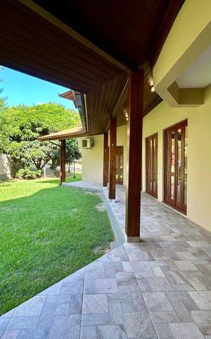 Casa de condomínio para alugar com 385m², 4 quartos e 4 vagas Casa de condomínio para alugar com 385m², 4 quartos e 4 vagasJardim