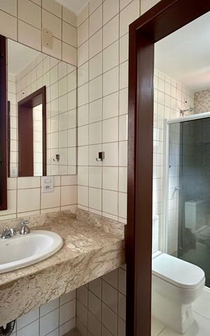 Casa de condomínio para alugar com 385m², 4 quartos e 4 vagas Casa de condomínio para alugar com 385m², 4 quartos e 4 vagasBanheiro Social