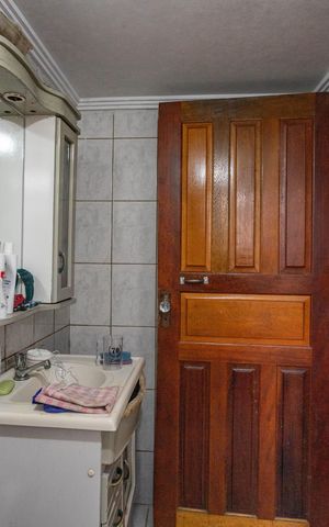 Casa à venda com 225m², 3 quartos e 5 vagas Casa à venda com 225m², 3 quartos e 5 vagasCasa 1 - banheiro da suíte
