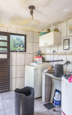 Casa à venda com 225m², 3 quartos e 5 vagas Casa à venda com 225m², 3 quartos e 5 vagasCasa 2 - área de serviço