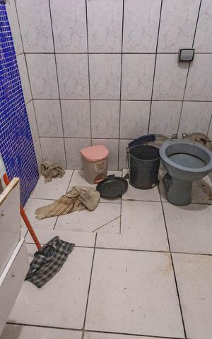 Casa à venda com 225m², 3 quartos e 5 vagas Casa à venda com 225m², 3 quartos e 5 vagasCasa 1 - banheiro social