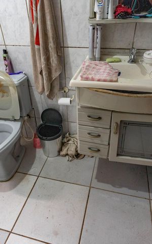 Casa à venda com 225m², 3 quartos e 5 vagas Casa à venda com 225m², 3 quartos e 5 vagasCasa 1 - banheiro da suíte