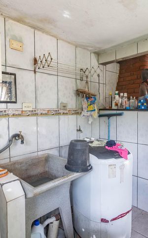 Casa à venda com 225m², 3 quartos e 5 vagas Casa à venda com 225m², 3 quartos e 5 vagasCasa 2 - área de serviço