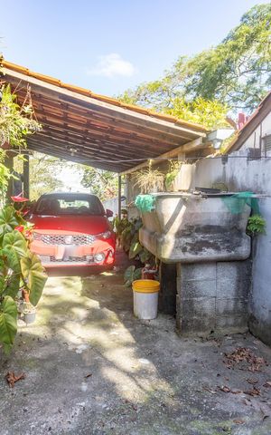 Casa à venda com 225m², 3 quartos e 5 vagas Casa à venda com 225m², 3 quartos e 5 vagasGaragem
