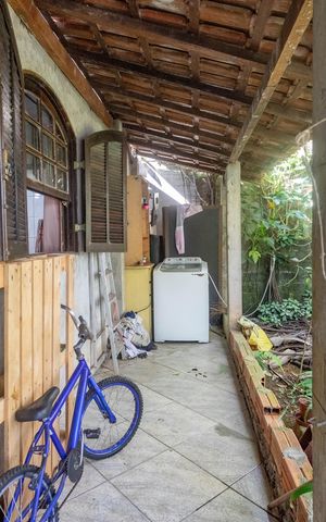Casa à venda com 225m², 3 quartos e 5 vagas Casa à venda com 225m², 3 quartos e 5 vagasCasa 1 - varanda