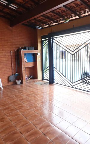 Casa à venda com 135m², 3 quartos e 2 vagasGaragem