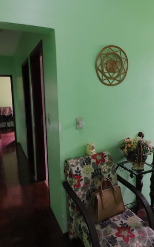 Casa à venda com 135m², 3 quartos e 2 vagasCorredor quartos