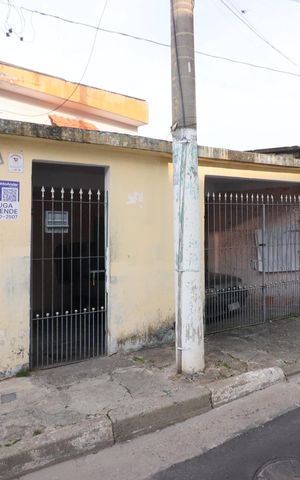 Casa à venda com 120m², 2 quartos e 3 vagasFachada