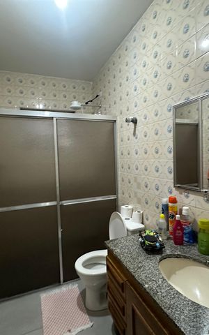 Casa para alugar com 350m², 3 quartos e 1 vaga Casa para alugar com 350m², 3 quartos e 1 vagaBanheiro