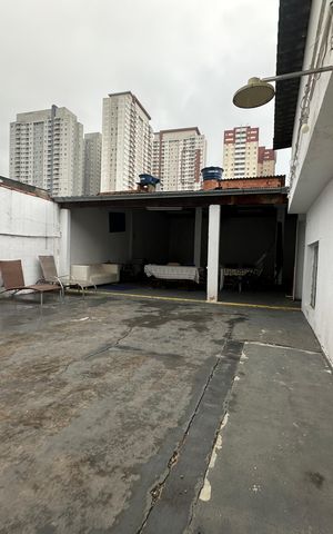 Casa para alugar com 350m², 3 quartos e 1 vaga Casa para alugar com 350m², 3 quartos e 1 vagaQuintal