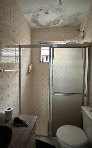 Casa para alugar com 350m², 3 quartos e 1 vaga Casa para alugar com 350m², 3 quartos e 1 vagaBanheiro da Suíte 1