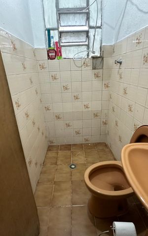 Casa para alugar com 350m², 3 quartos e 1 vaga Casa para alugar com 350m², 3 quartos e 1 vagaBanheiro da Suíte 2