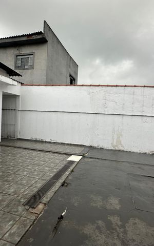 Casa para alugar com 350m², 3 quartos e 1 vaga Casa para alugar com 350m², 3 quartos e 1 vagaQuintal